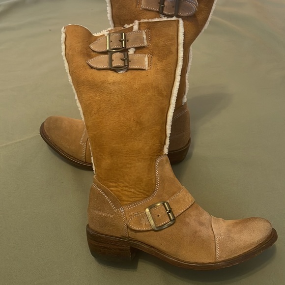 UGG KOOLABURRA size 7” Leather womens boots fully Sherpa lined - Picture 2 of 16